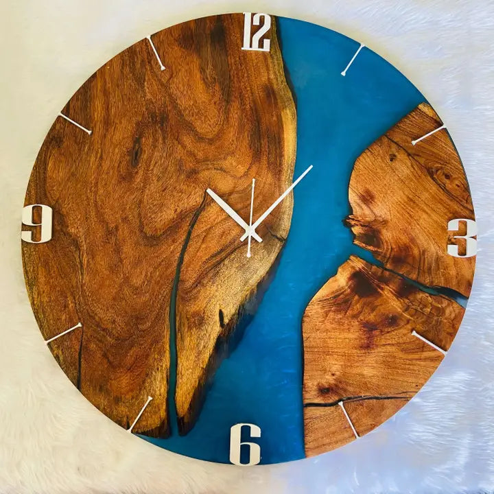 Orologio da parete astratto in resina epossidica blu e legno