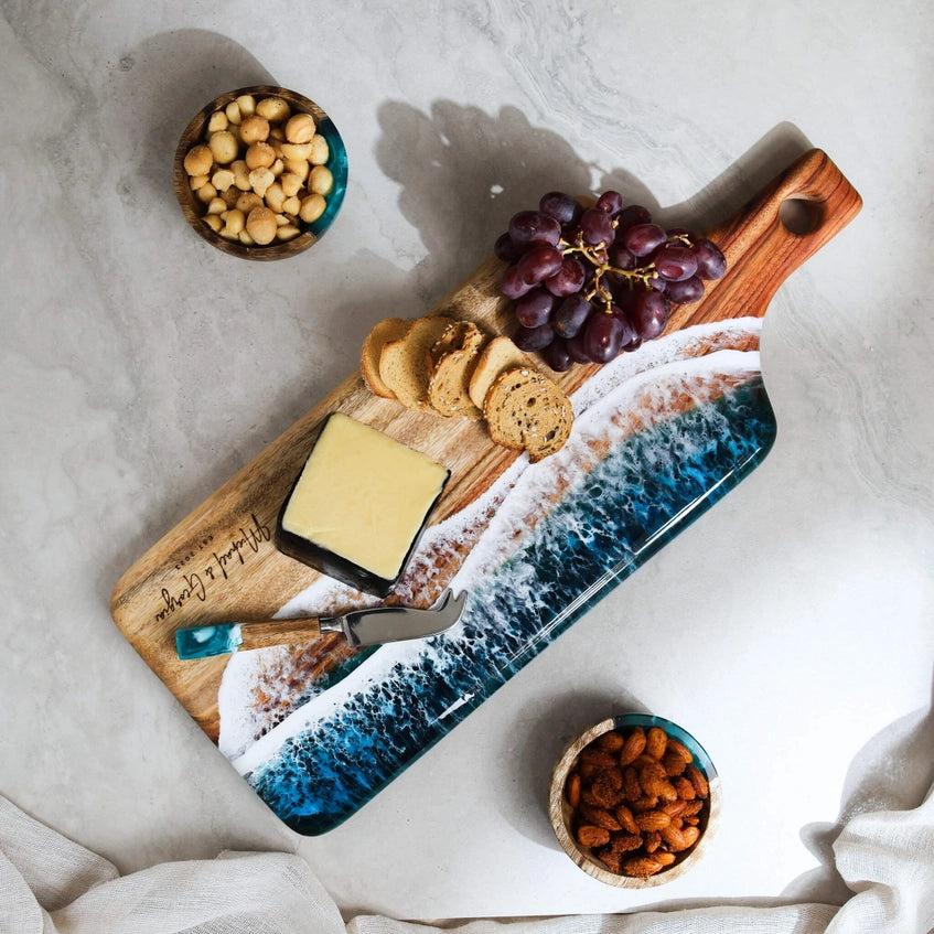 Large cutting board box for cheeses